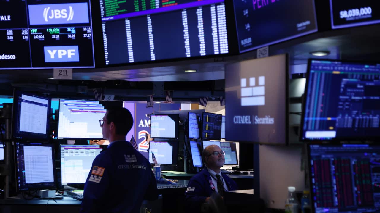US stocks fall and oil rises as Iran war ceasefire hopes wane
