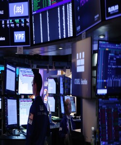 Wall Street rises as oil sinks below $94 on Hormuz hopes