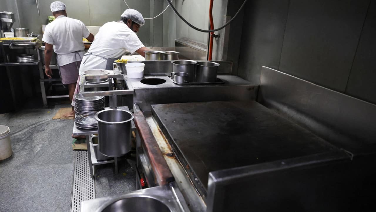 Crude sails past $100: Eternal, Jubilant Foodworks, other restaurant-related stocks fall up to 7% on gas shortage fears