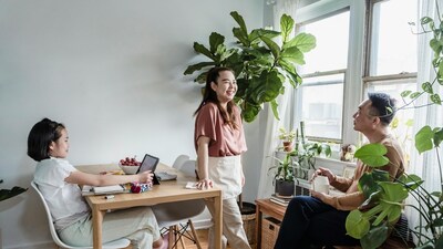 These tall indoor plants not only elevate your décor but also add freshness and positive vibes to your living space. (Photo: Pexels)