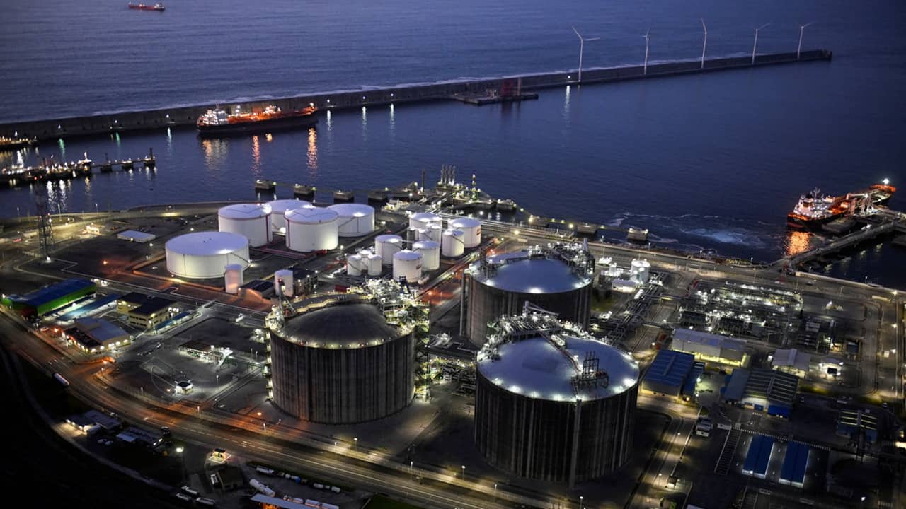 The oil prices you see don’t tell the market’s real story
