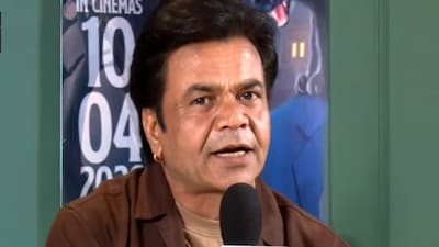 Speaking to the media, Rajpal Yadav mentioned that Priyadarshan usually refrains from sharing scripts of a film, and he rather believes in narrating the scene himself and actors on sets improvise.