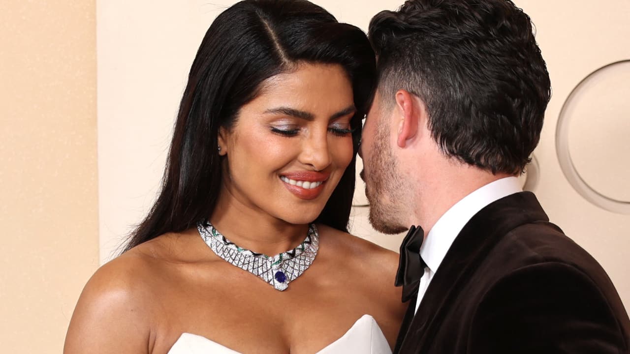 Priyanka blushes as hubby Nick has some loved up words for his lady love. (Photo: Reuters) 
