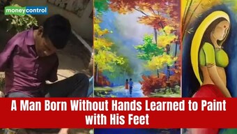 Born without hands, he paints with his feet and even set a world record — the story of Gokaran Patil