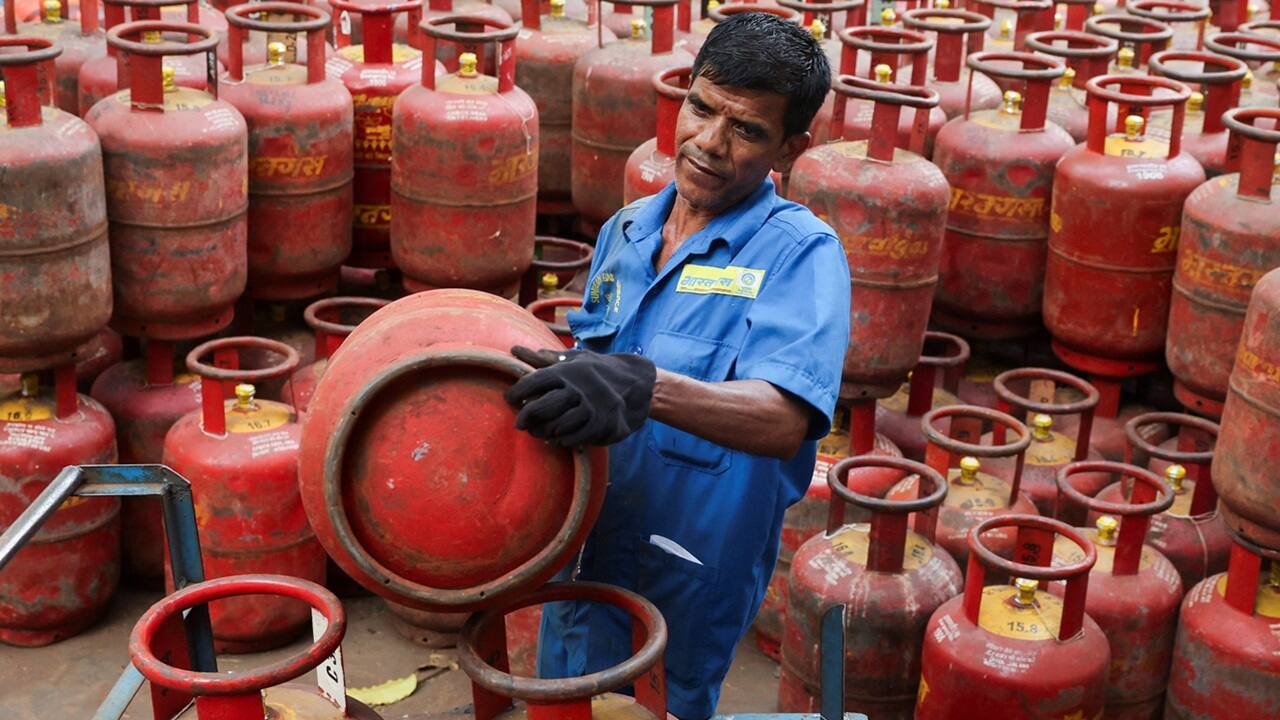 LPG subsidy rules change: Aadhaar biometric authentication mandatory from October 1