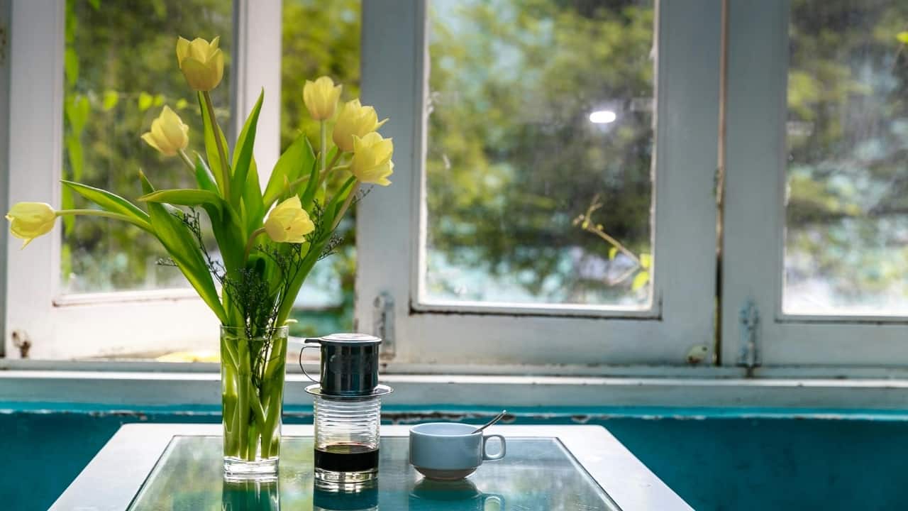 Home decor tips: Revamp your house for summer with floral prints, gallery walls, more