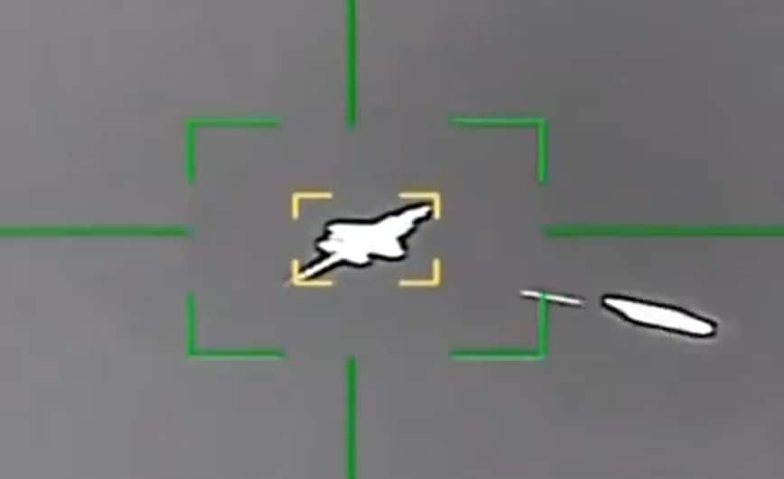 Moment when US F-35 jet was hit by Iranian fire in its skies | Video