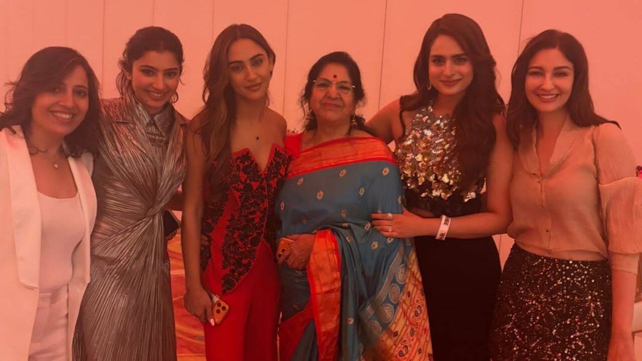A group shot brings together familiar faces, including Sara Arjun, Krystle D'souza, Ayesha Khan and Saumya Tandon, along with others. The moment feels wholesome, capturing togetherness beyond just glamour.