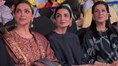 Deepika Padukone enjoys sitarist Rishab Rikhiram Sharma's concert with sasu ma Anju Bhavnani and nanad Ritika in Mumbai - Watch