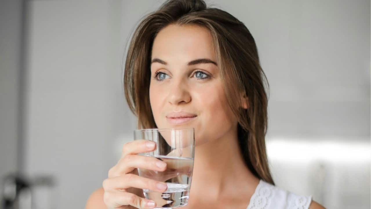 Nephrologist reveals if you should have 8 glasses of water everyday, busts other hydration myths