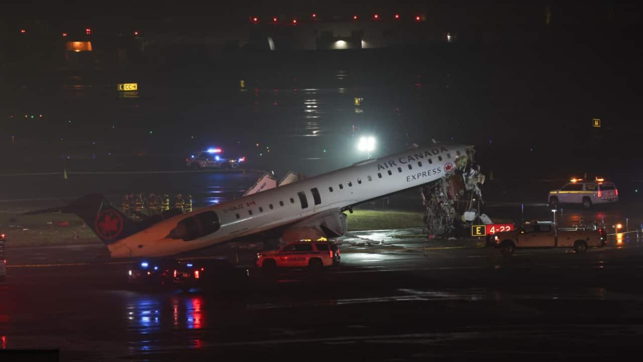 LaGuardia traffic was guided by two controllers at time of crash