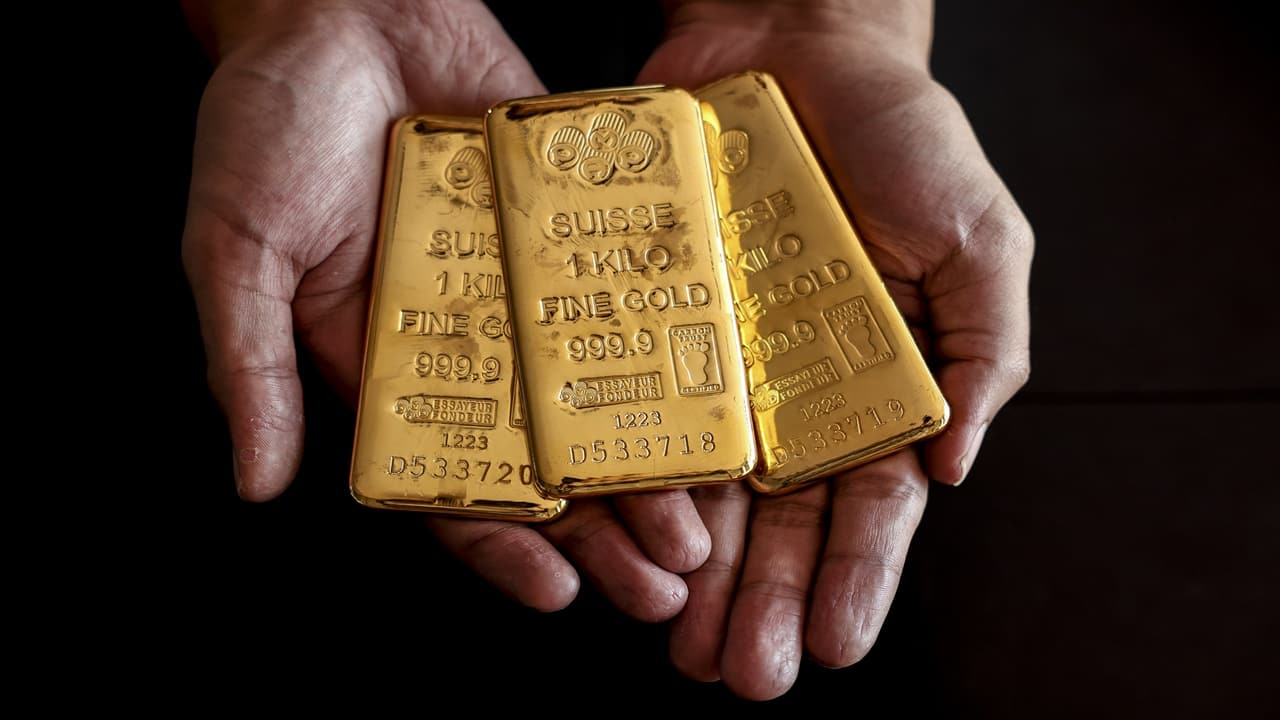 Gold extends decline for 10th day as Iran war concerns persist