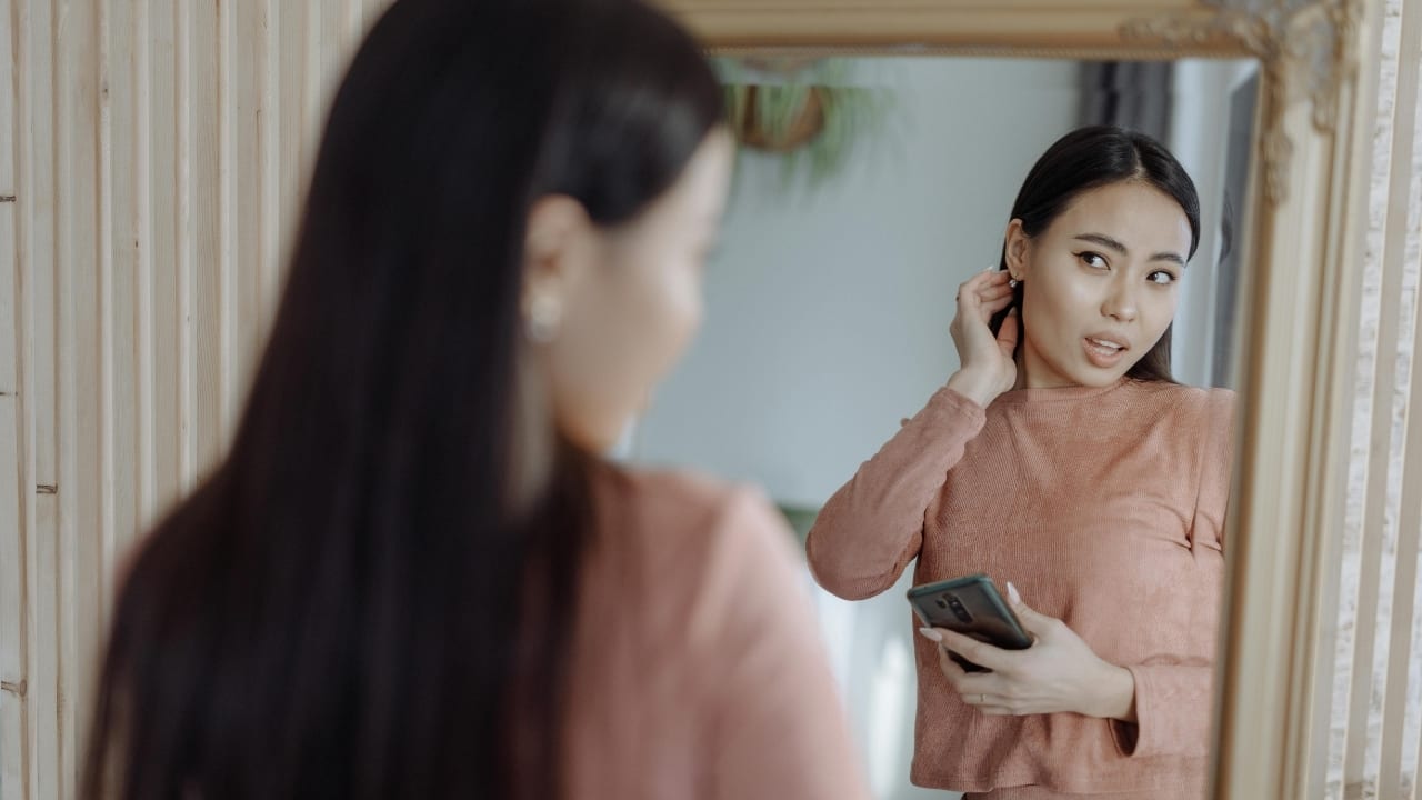 How you speak to yourself can reshape your brain, warns Australian psychologist