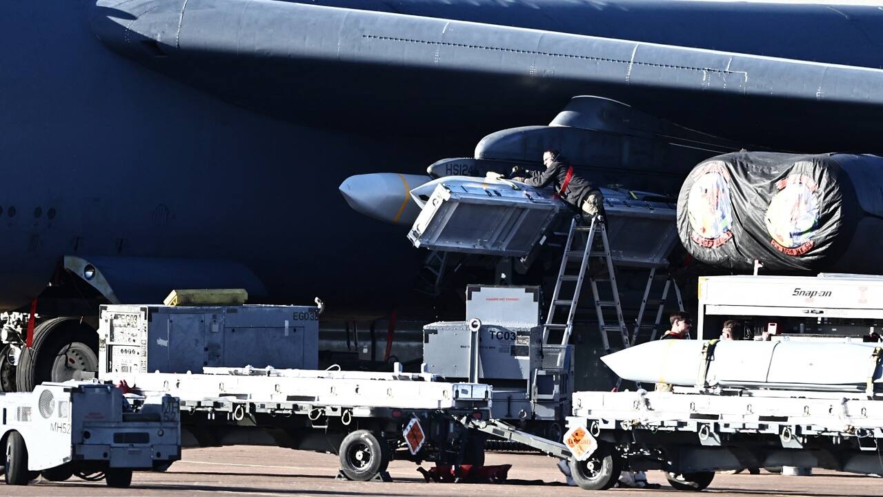 Running out of firepower? US weighs diverting Ukraine weapons to Middle ...