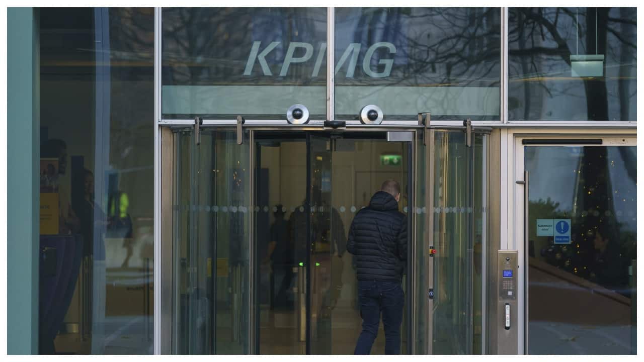 KPMG plans to cut hundreds of jobs in auditing division