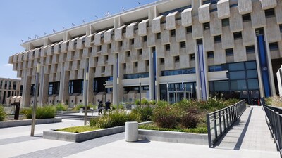 The Bank of Israel will probably keep its base rate at 4% on Monday, according to all of the economists that participated in a Bloomberg survey. 