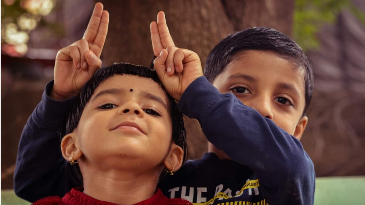 Neuroscientist who studies AI shares 3 tips for parents to raise 'robot-proof' children