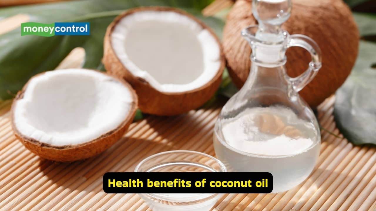 5 best natural oils that keep hair healthy and strong in summer