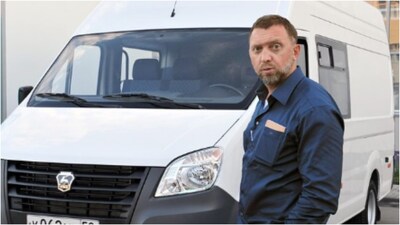 According to Oleg Deripaska, increasing the number of working hours could accelerate the pace at which the economy adapts to these new conditions.