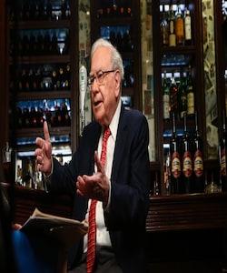 Warren Buffett admits he sold Apple too early, but won't buy it back yet for this reason