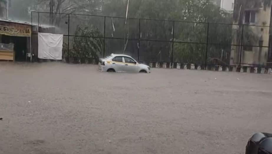 Rain batters Pune: Unseasonal downpour turns ‘roads into rivers’, IMD issues 'Orange alert'