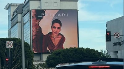 প্রিয়াঙ্কা চোপড়া Bvlgari বিলবোর্ডের মাধ্যমে বেভারলি হিলস আলোকিত করলেন, বিশ্ব আইকন মর্যাদা সুদৃঢ় করলেন
