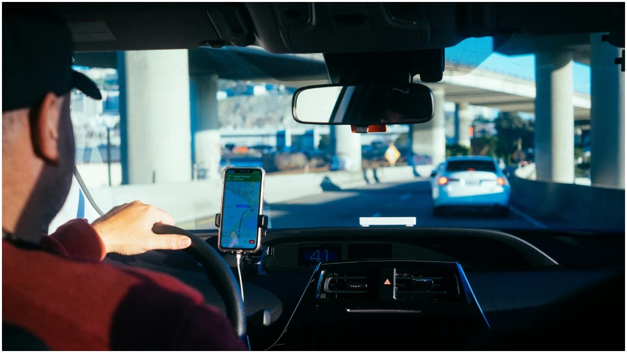 'Deaf driver, blind rider': Startup founder's Uber journey goes viral ...