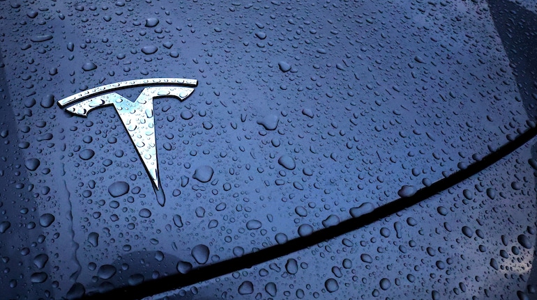 Tesla employee's seven-day, 54-hour work schedule sparks concern. 'No ...