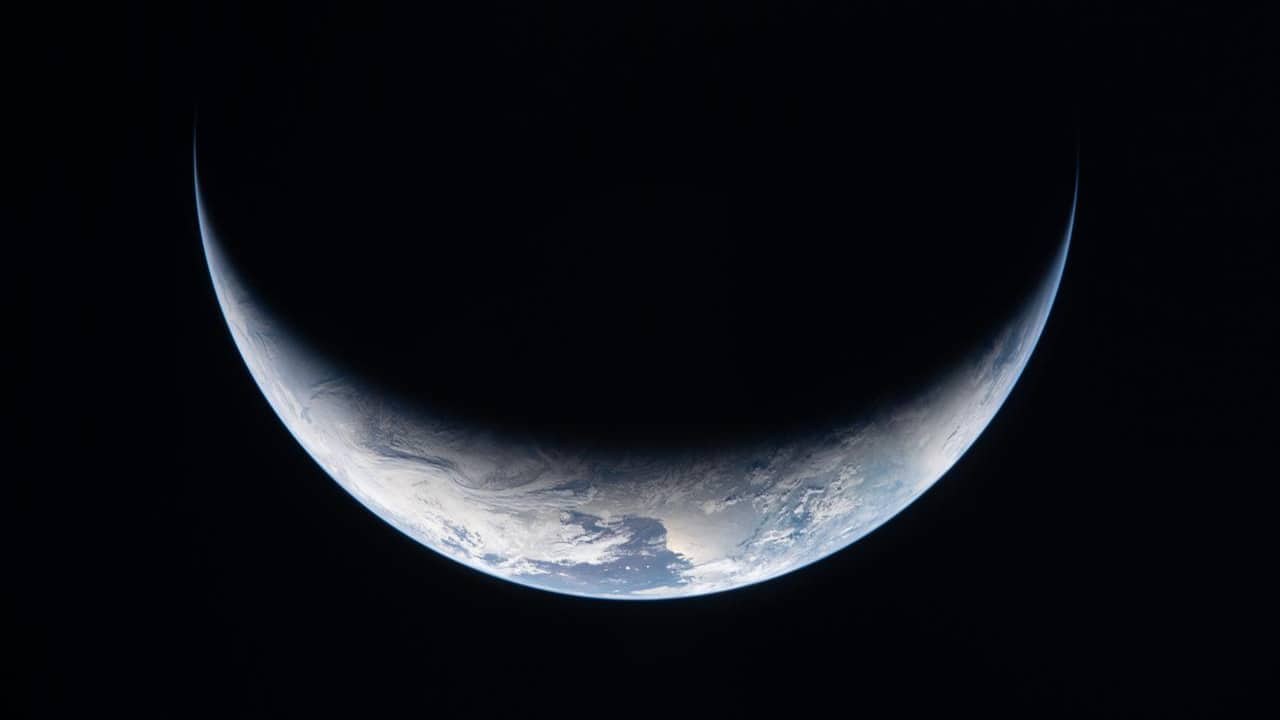 NASA Artemis II mission update: Astronauts reach halfway point between ...