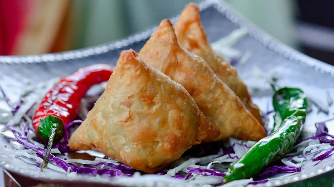 500-year-old recipe of samosa goes viral: Not aloo, but royals enjoyed this filling inside