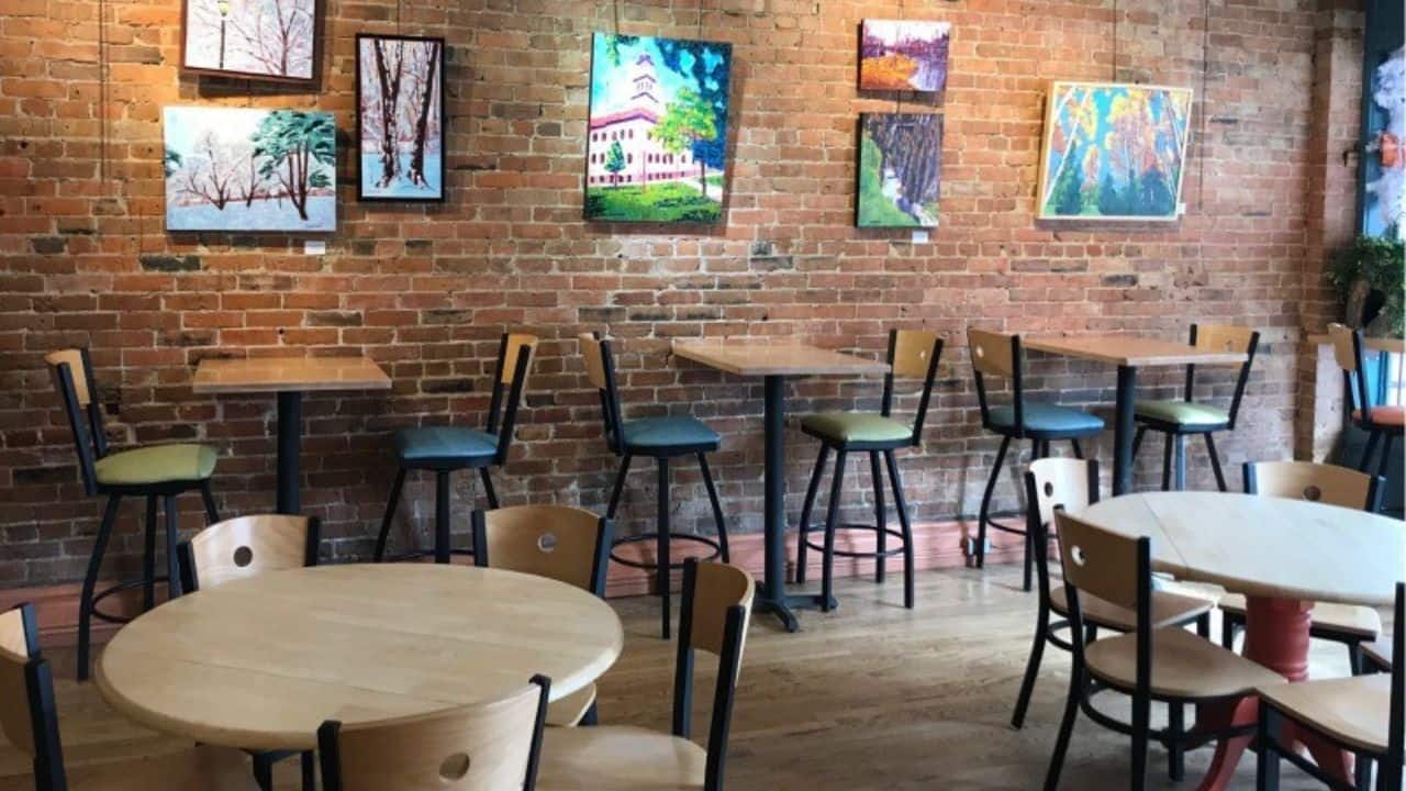 'Good wine needs no bush': Restaurant owner rejects popularity, urges people not to come