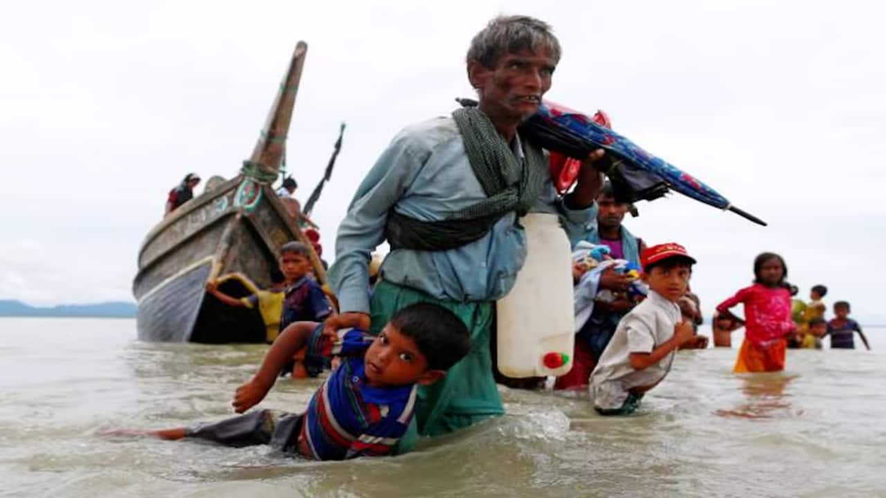 Rohingya refugee vessel from Bangladesh capsizes en route to Malaysia, 250 missing