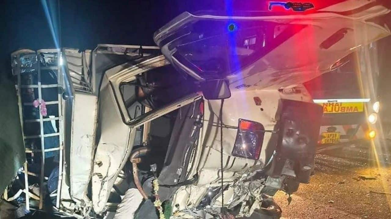 Andhra accident: 8 pilgrims from Karnataka killed as pick-up truck collides with tanker on Kurnool highway