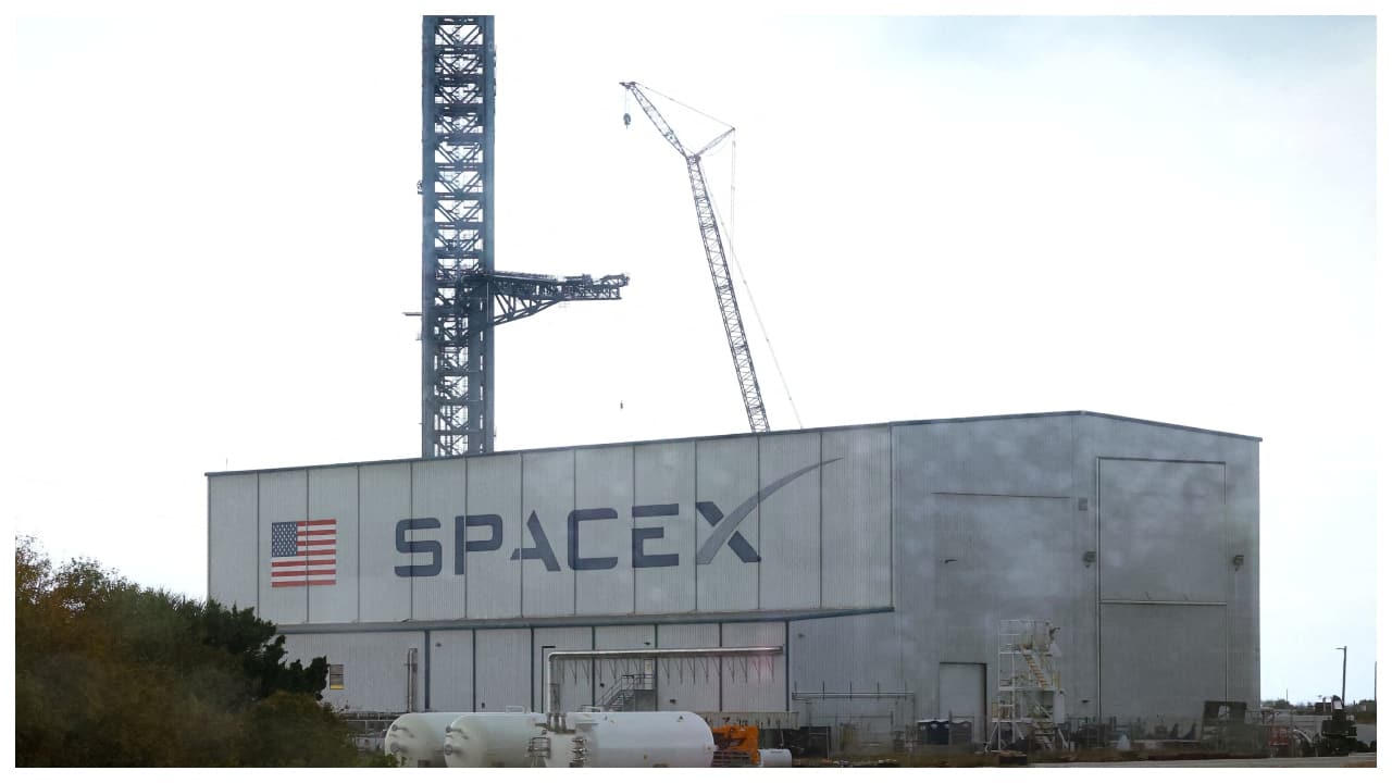 SpaceX to woo Wall Street with three-day analyst meet this week: Report