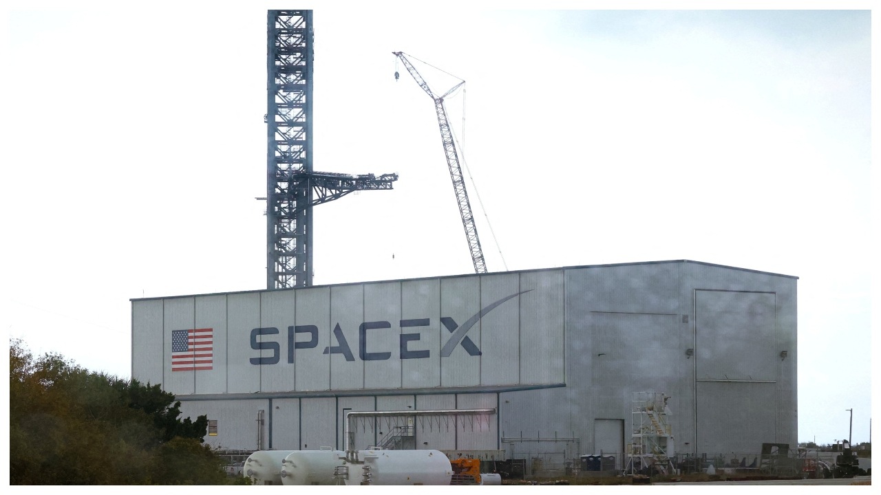 SpaceX to woo Wall Street with three-day analyst meet this week: Report