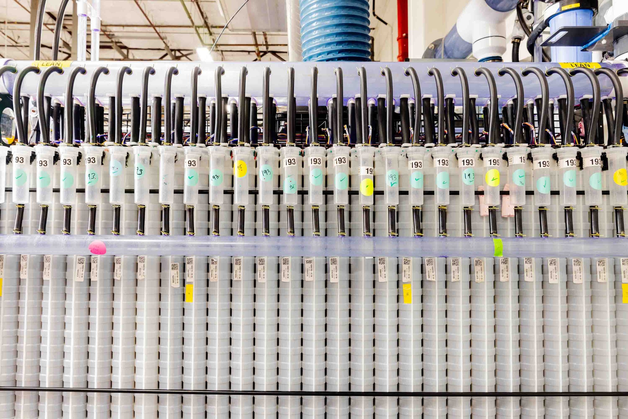 The US has a chance to rival China in rush for longer-lasting batteries