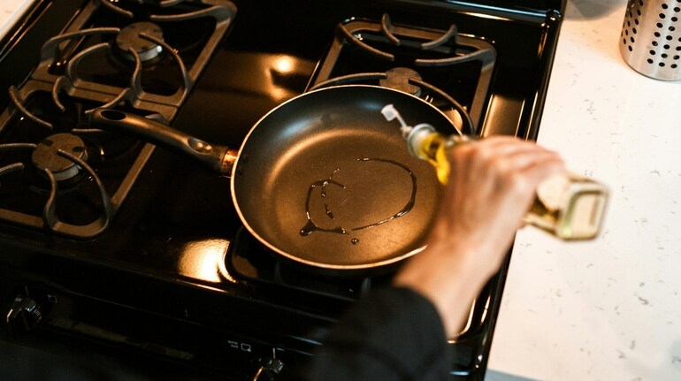 Your favourite cooking oil could be silently damaging your heart health ...