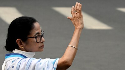 Supreme Court dismisses Mamata-led TMC faction’s plea to unfreeze four bank accounts