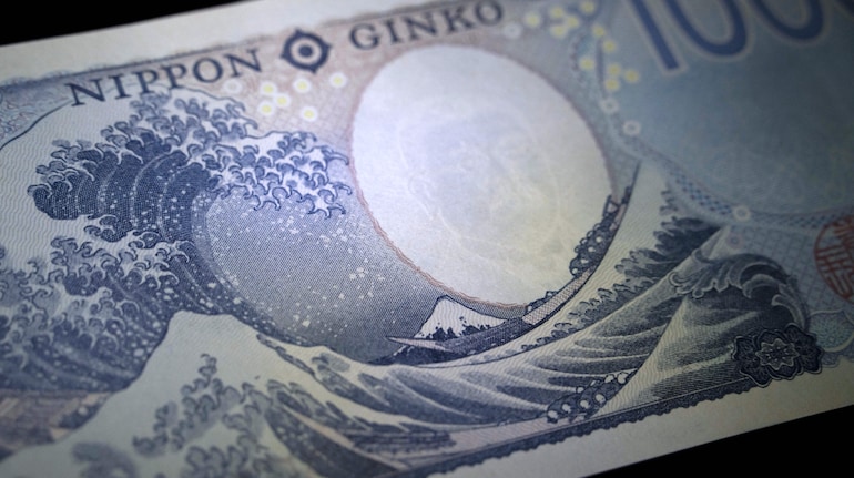 Yen nears weakest in 40 years as BOJ hike fails to stem rout