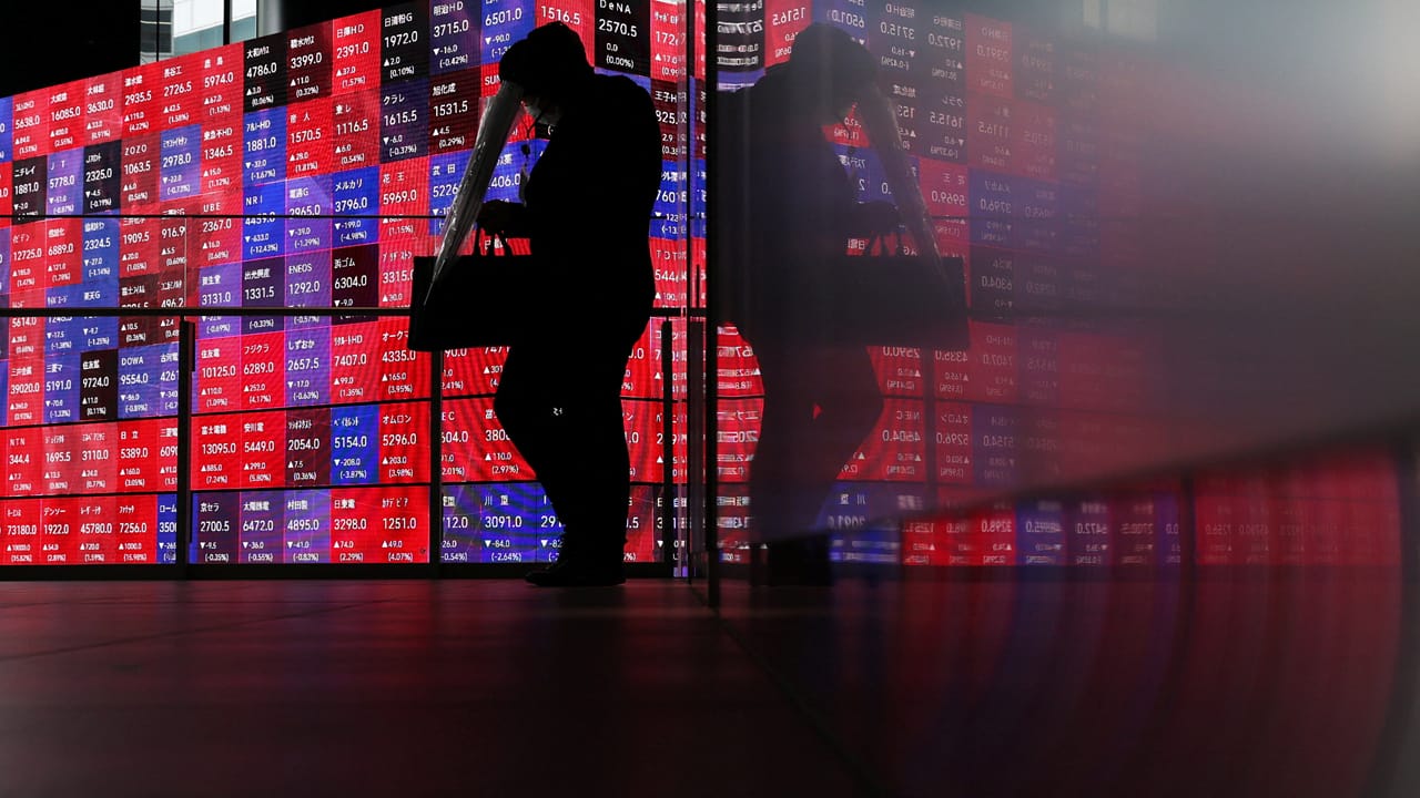 Stocks edge up ahead of US-China meeting; oil rallies on US-Iran stalemate