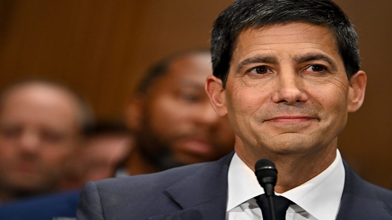 Chairman Warsh Alters Fed Rate Statement, Signals Changes