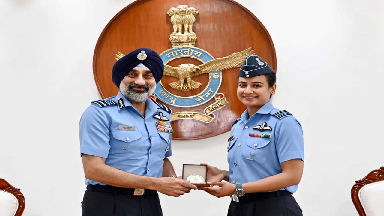 IAF’s Sqn Ldr Saanya becomes first woman to earn Cat-A QFI qualification