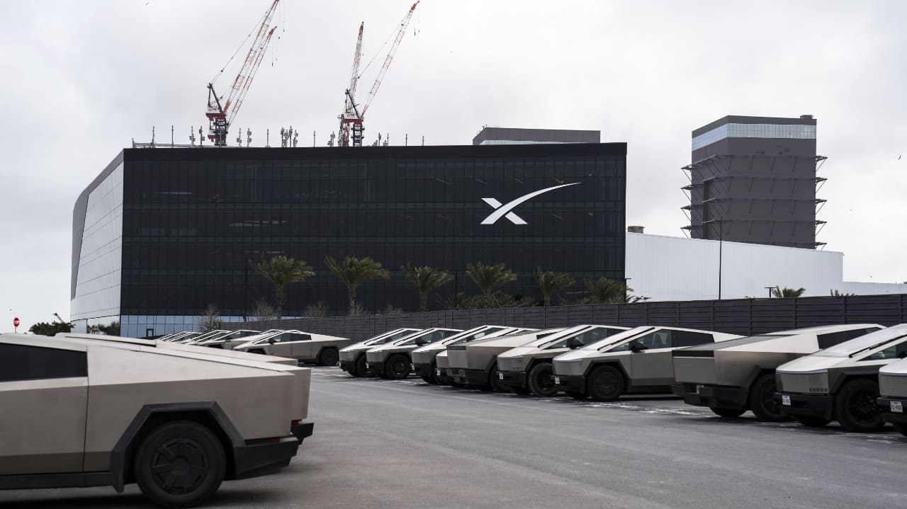 SpaceX’s IPO to mint millionaires in poor Texas border town
