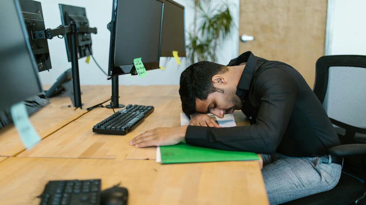 'I don’t want to work anymore': Software engineer resigns from Rs 25 ...