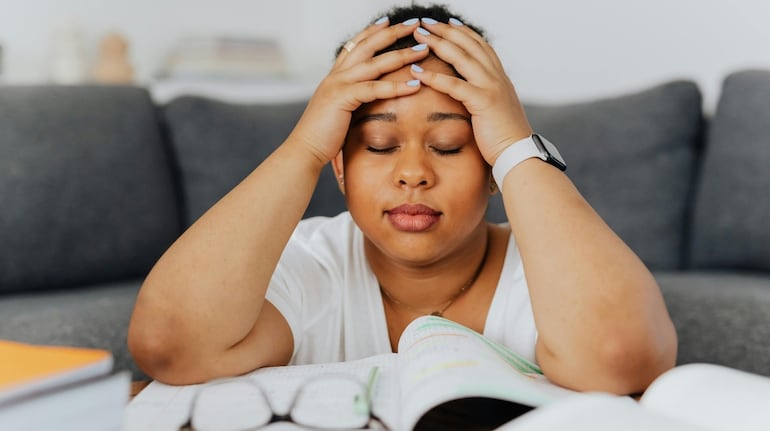 Sedentary lifestyle, late nights and hormones: The new thyroid risk factors