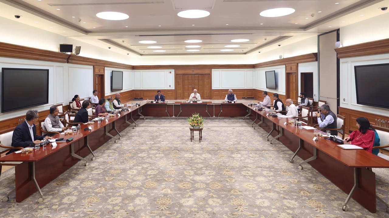 PM Modi chairs meeting with EAC-PM members, discusses measures to boost  economic growth