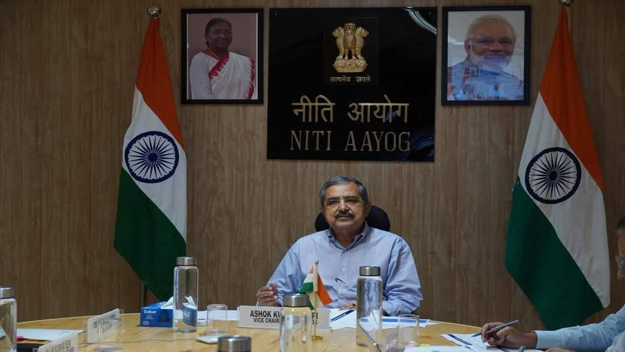 SEBI and RBI Plan Derivatives on Corporate Bonds; Privatisation Pace Debated