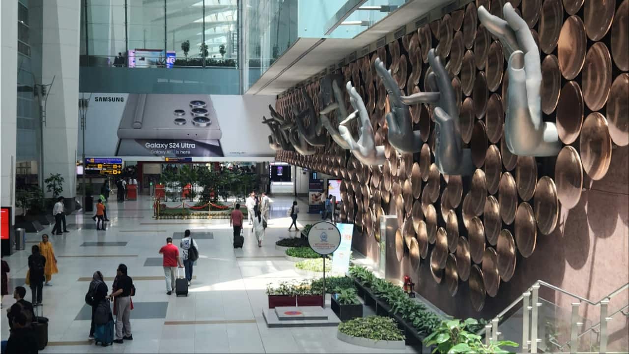 Delhi woman flags shuttle issues at airport: Waited 30 minutes in sun, took cab for Rs 300/person- Moneycontrol