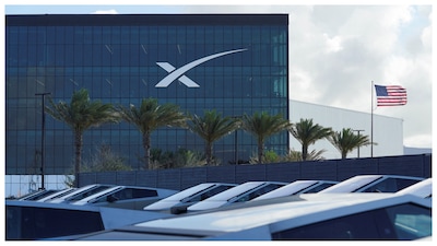 SpaceX plans to raise $40 billion for Nvidia AI chips, with Apollo expected to lead the financing as Elon Musk expands AI data centre capacity.