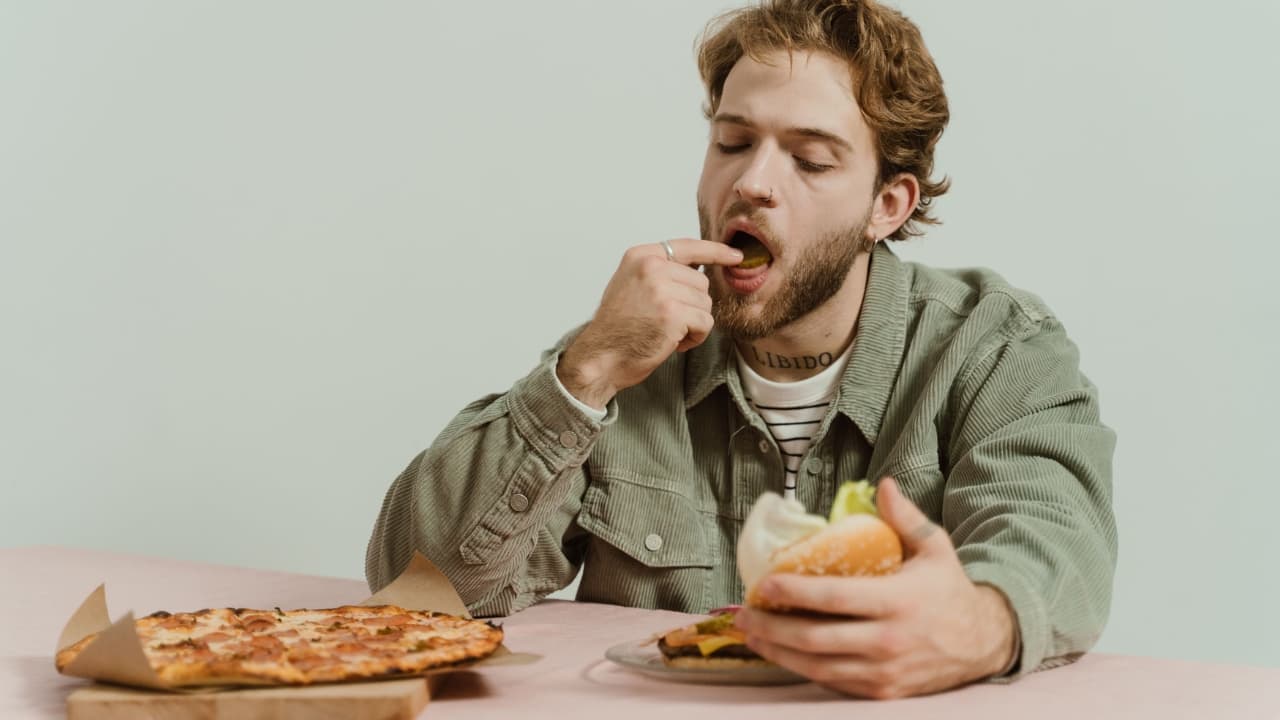 Fitness Coach Suggests 4 Lifestyle Changes to Help Prevent Overeating